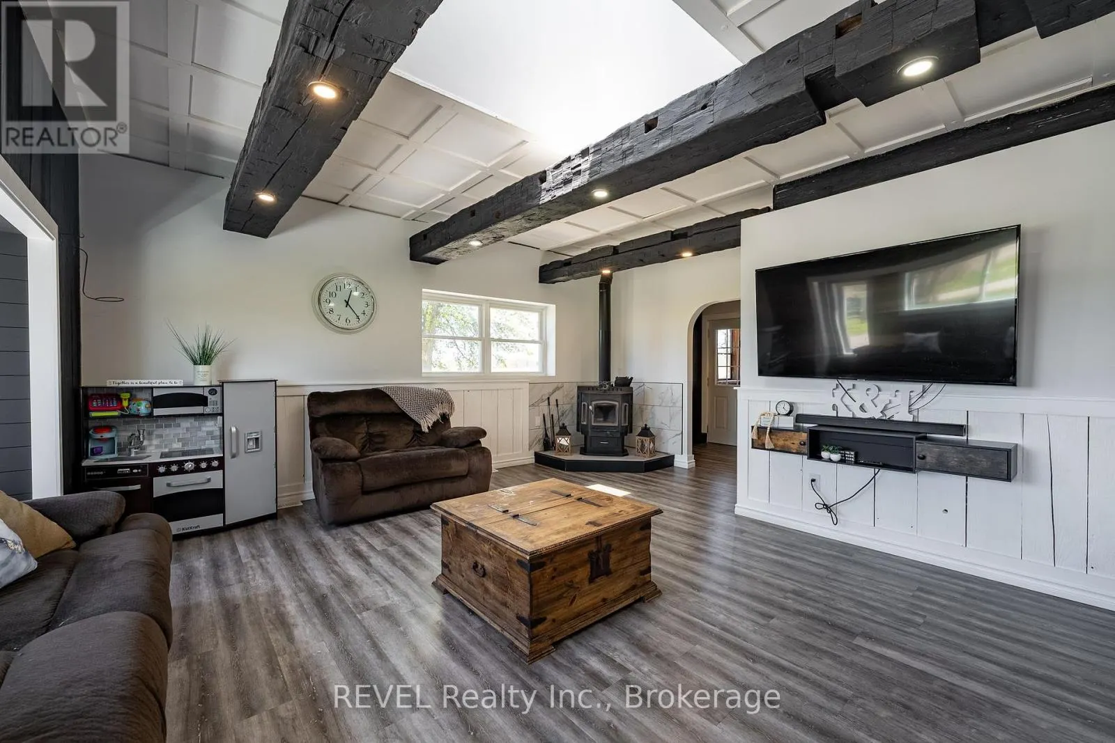 350 KEMP ROAD W