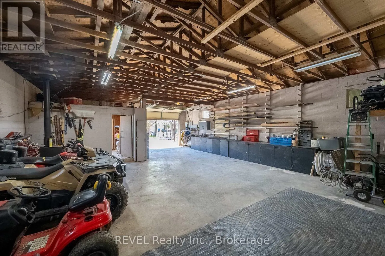 350 KEMP ROAD W