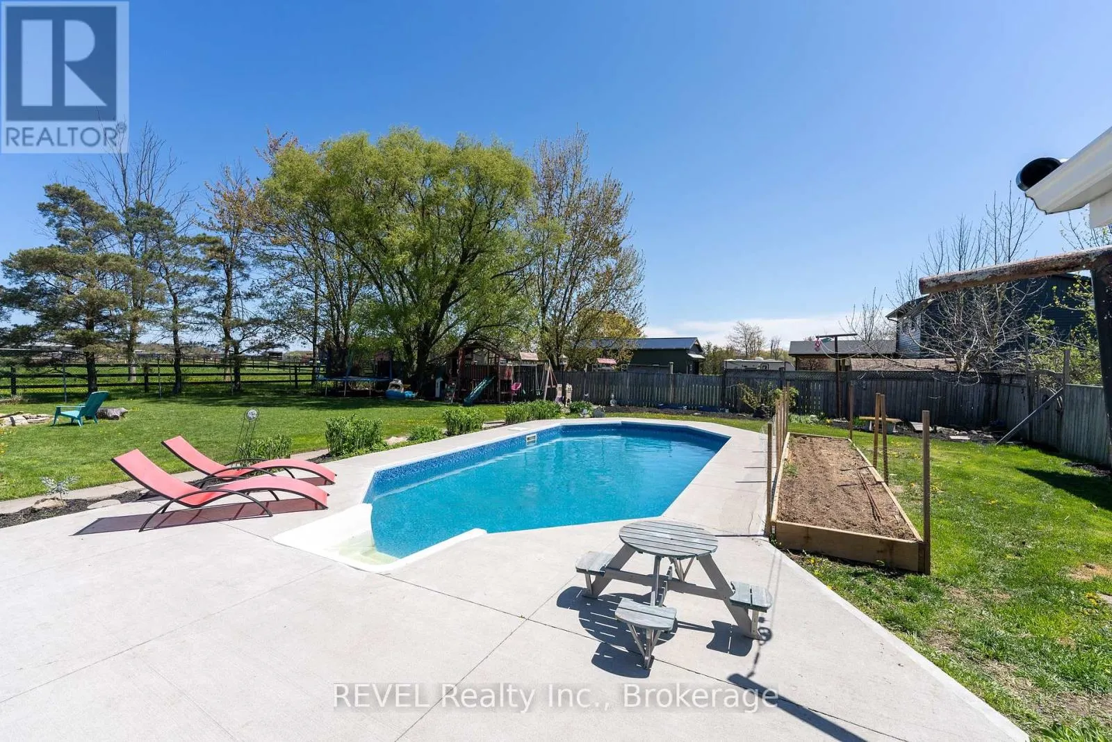350 KEMP ROAD W