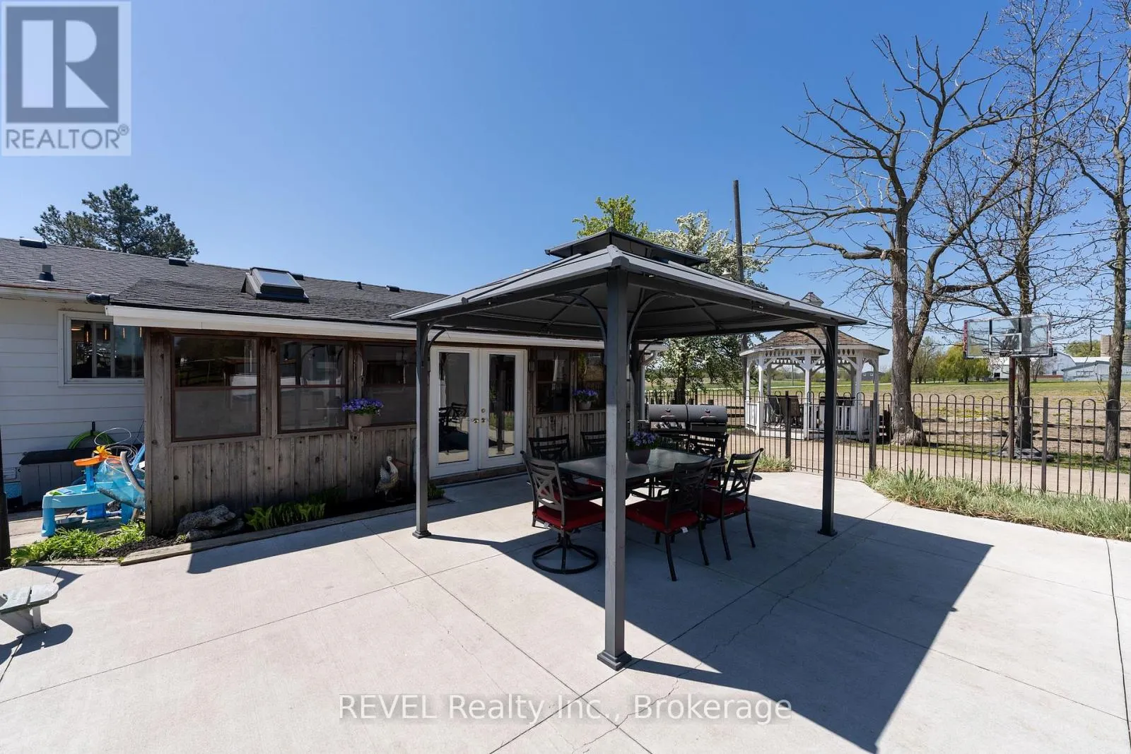 350 KEMP ROAD W
