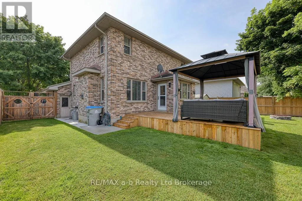 346 RIVERVIEW DRIVE