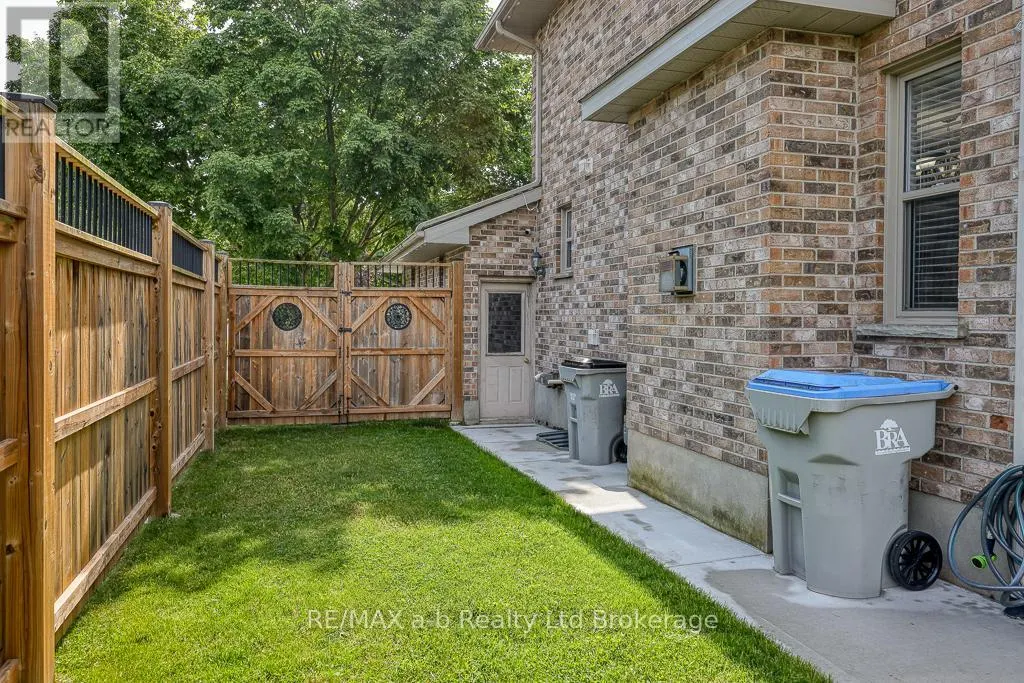 346 RIVERVIEW DRIVE