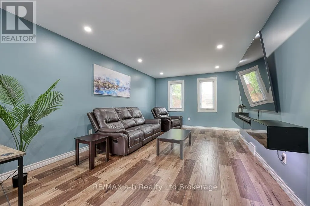 346 RIVERVIEW DRIVE