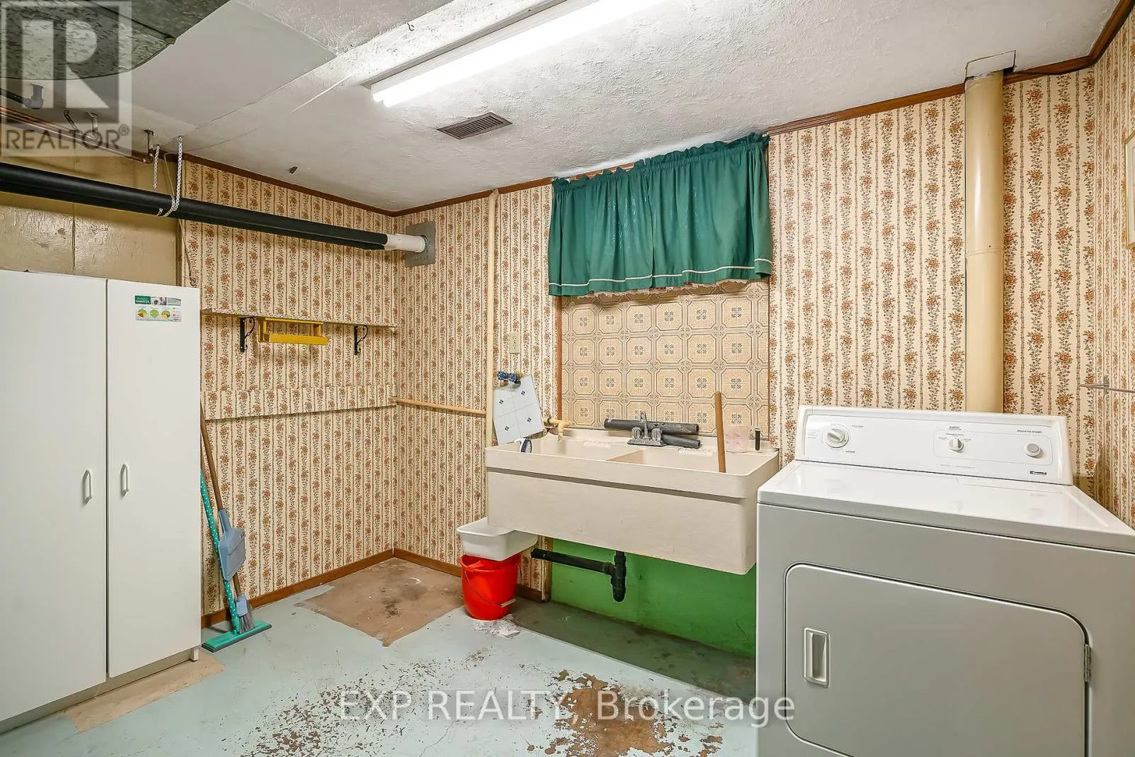 70 RADFORD AVENUE