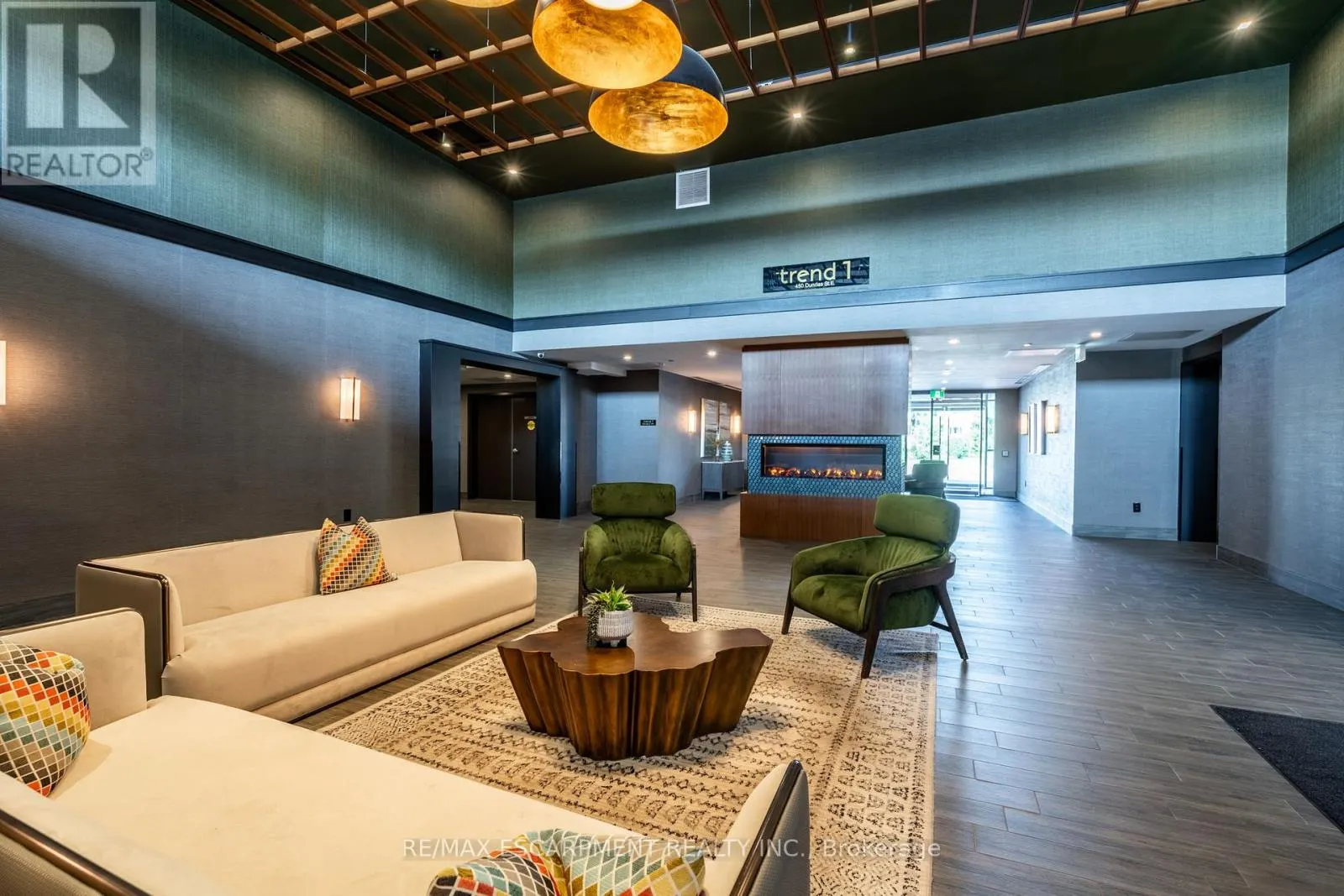 1111 - 450 DUNDAS STREET E