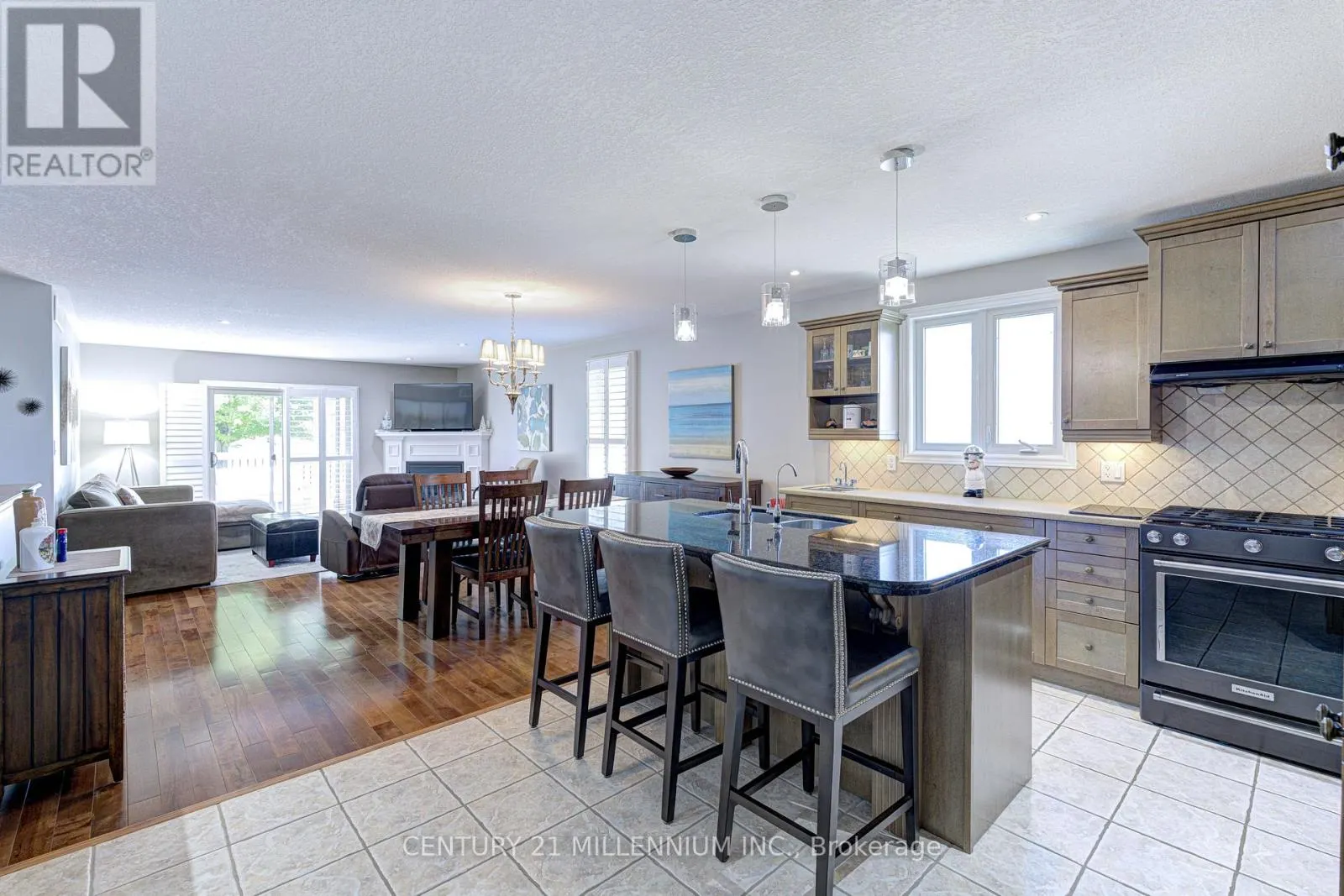 21 - 385 PARK ROAD N