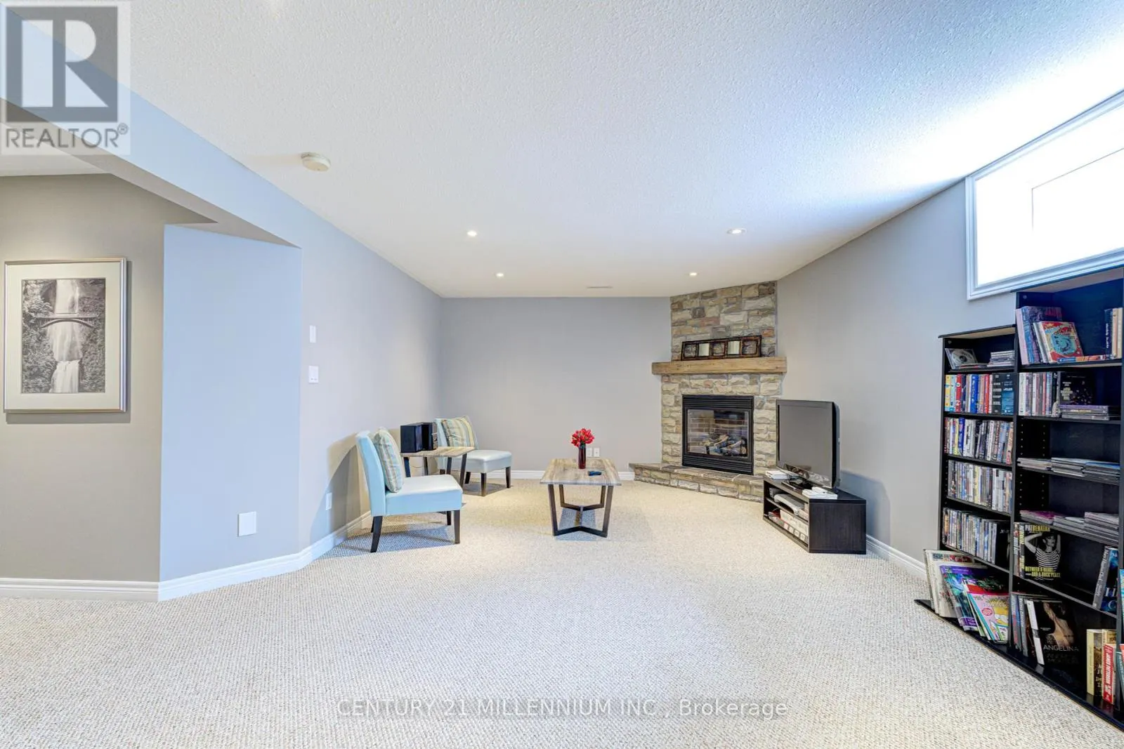 21 - 385 PARK ROAD N