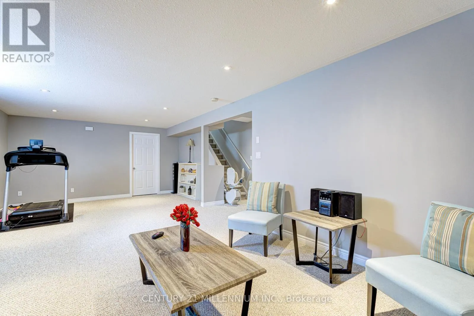 21 - 385 PARK ROAD N