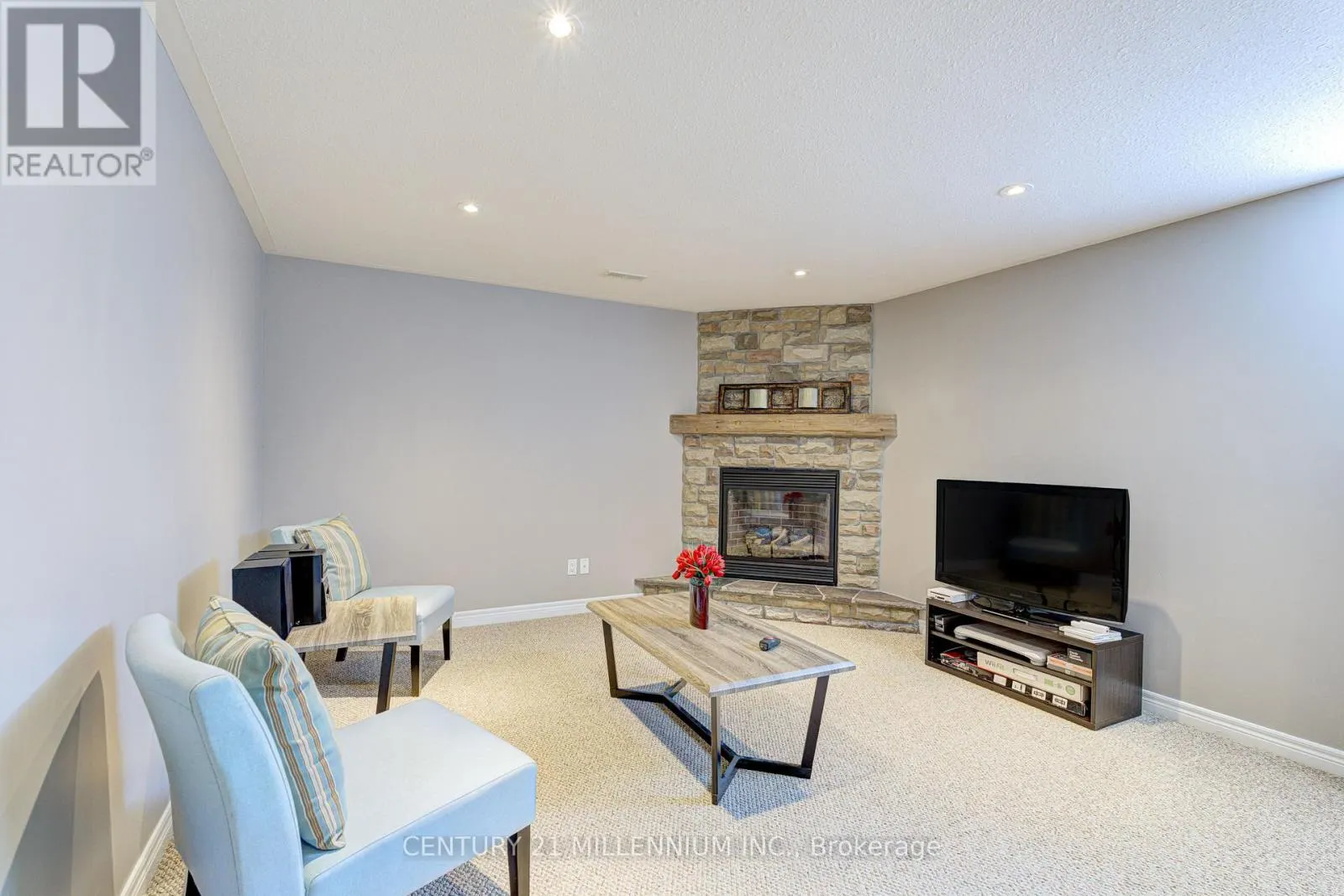 21 - 385 PARK ROAD N