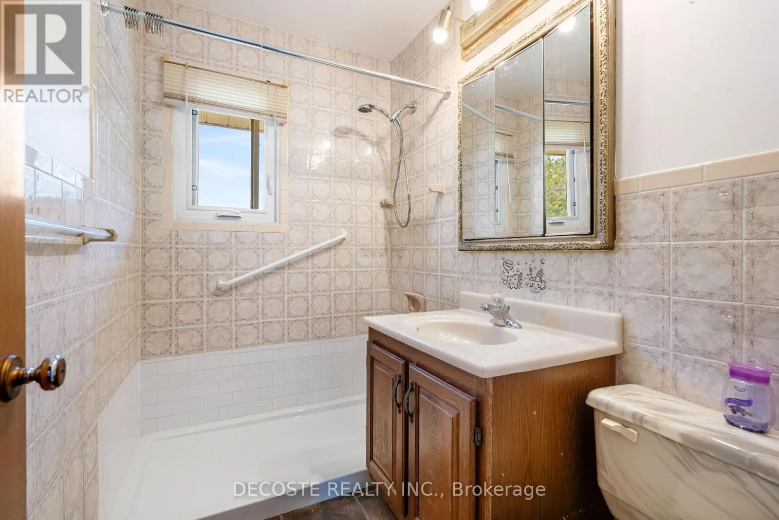 205 DOMINION STREET N