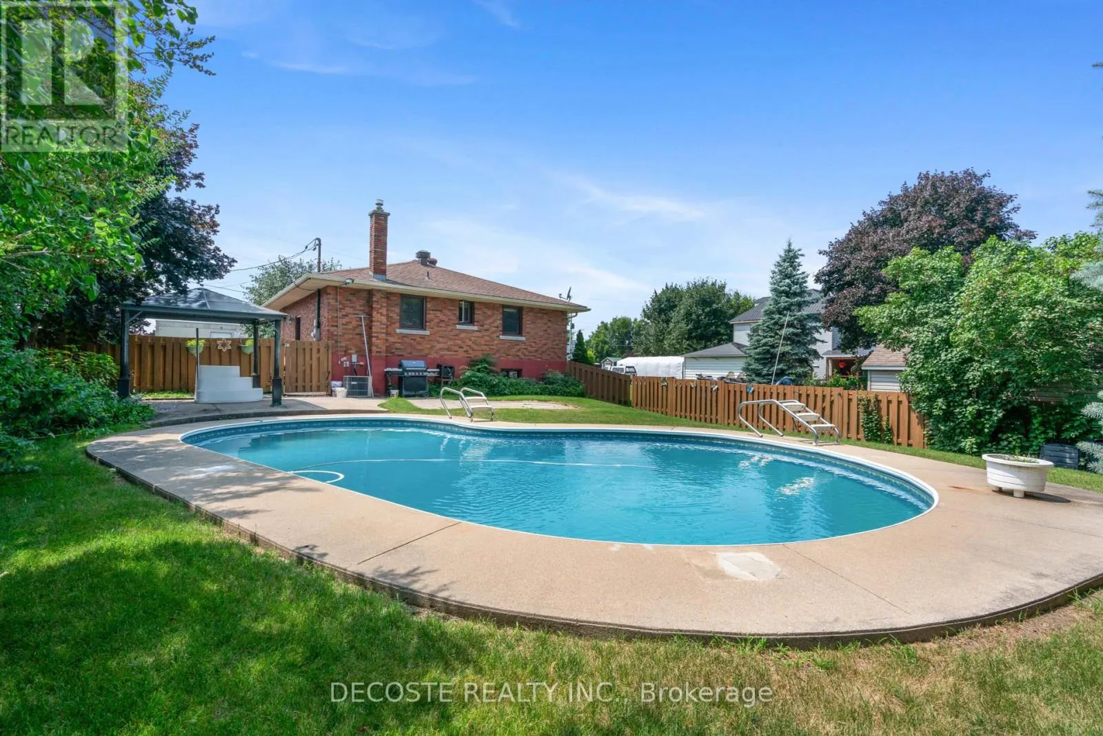 205 DOMINION STREET N