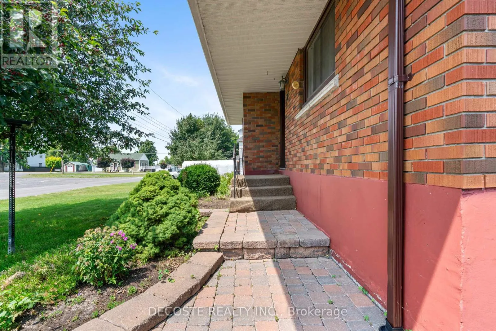 205 DOMINION STREET N