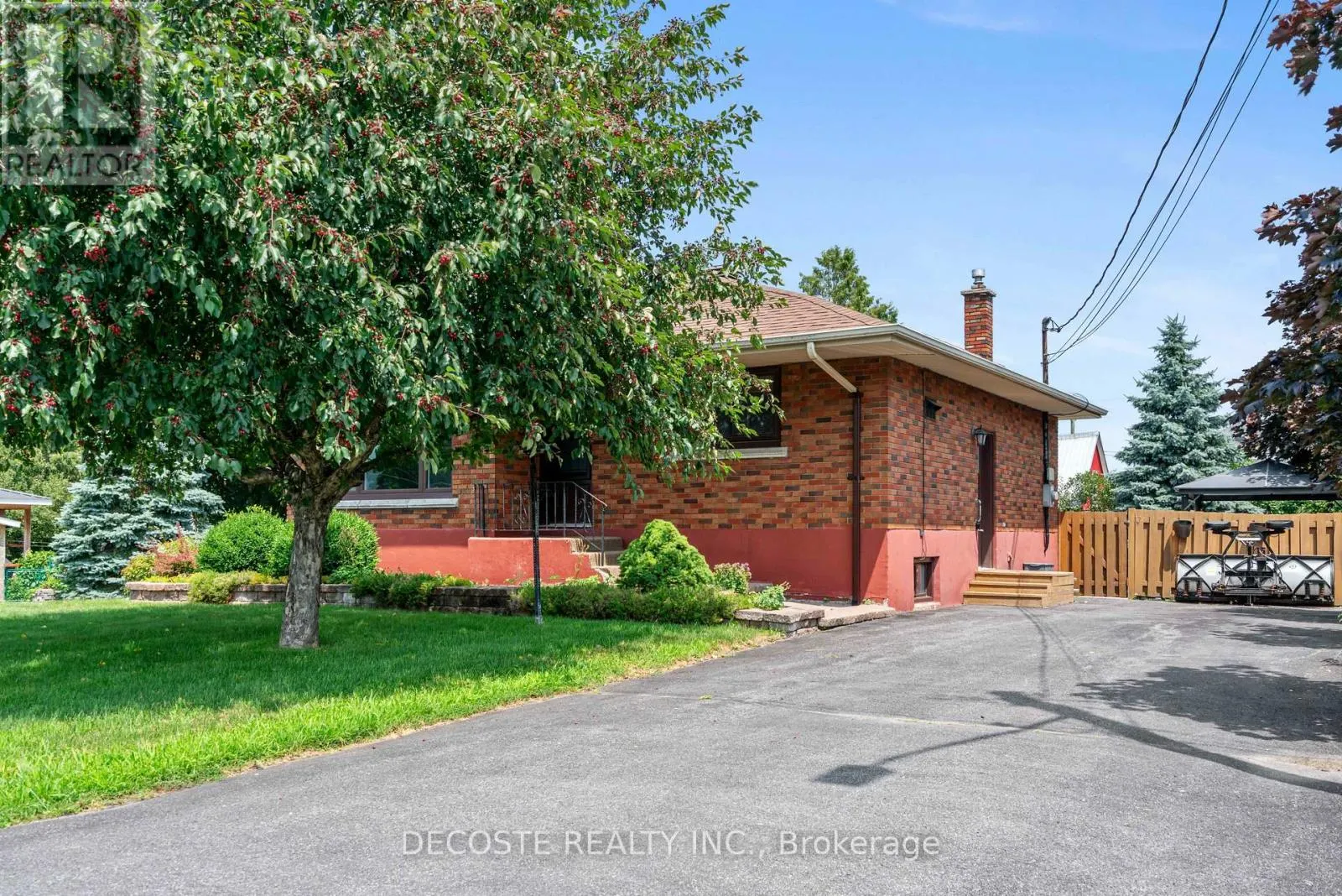 205 DOMINION STREET N