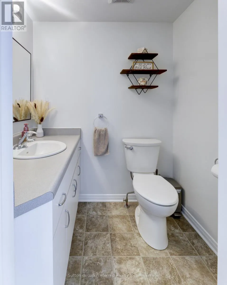 4 - 19 WREN COURT, #4