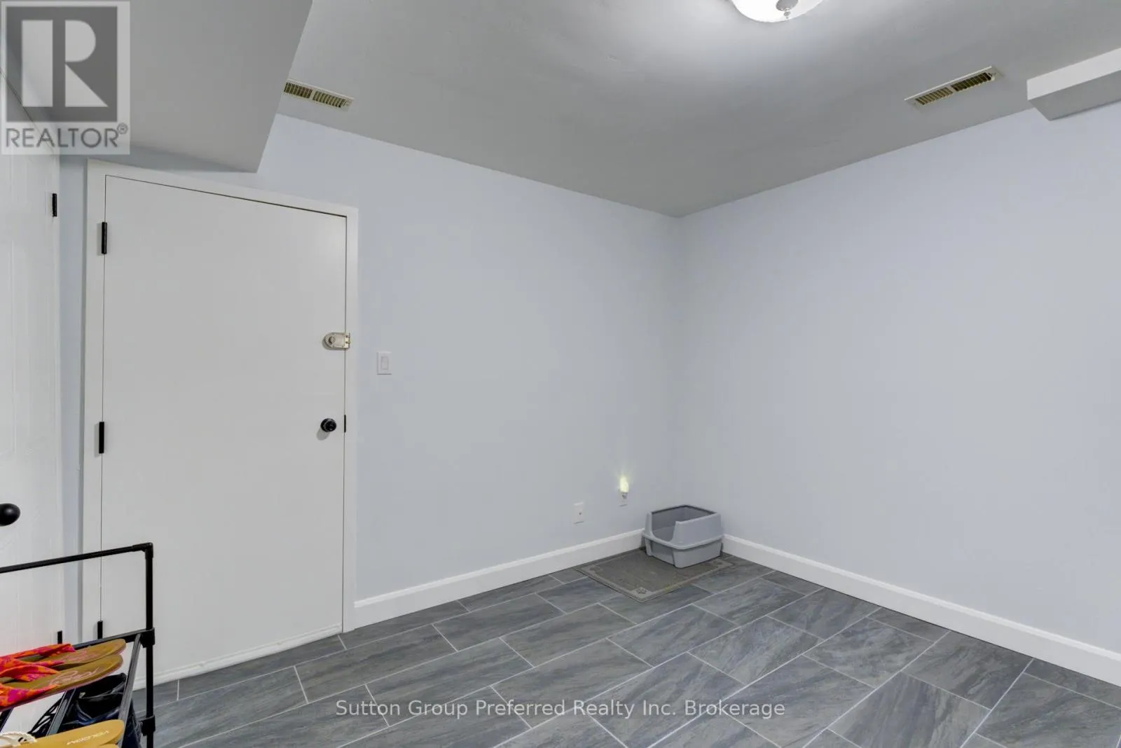 4 - 19 WREN COURT, #4