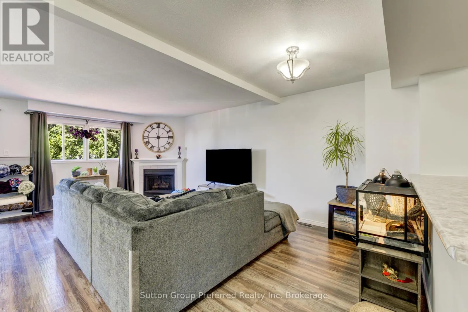 4 - 19 WREN COURT, #4