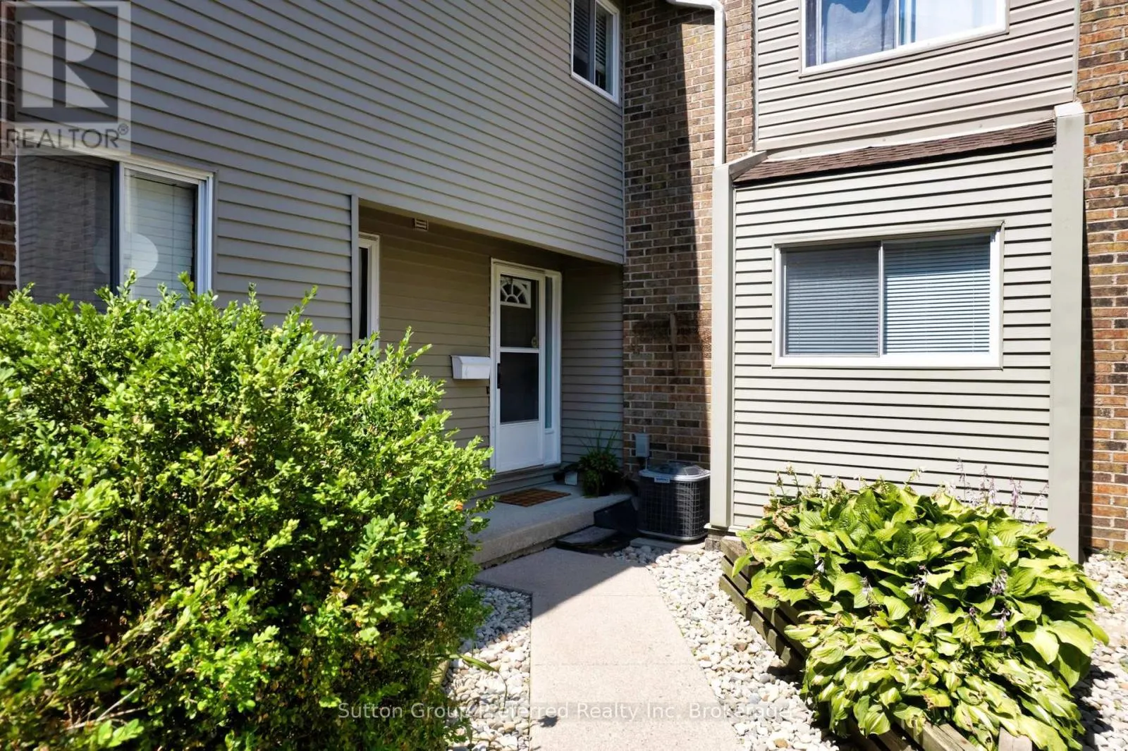 4 - 19 WREN COURT, #4
