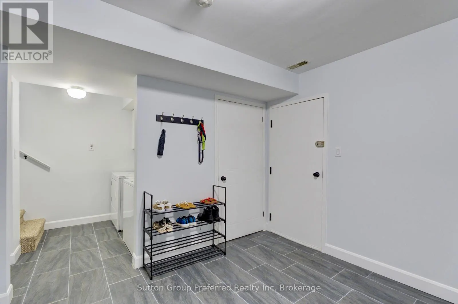 4 - 19 WREN COURT, #4