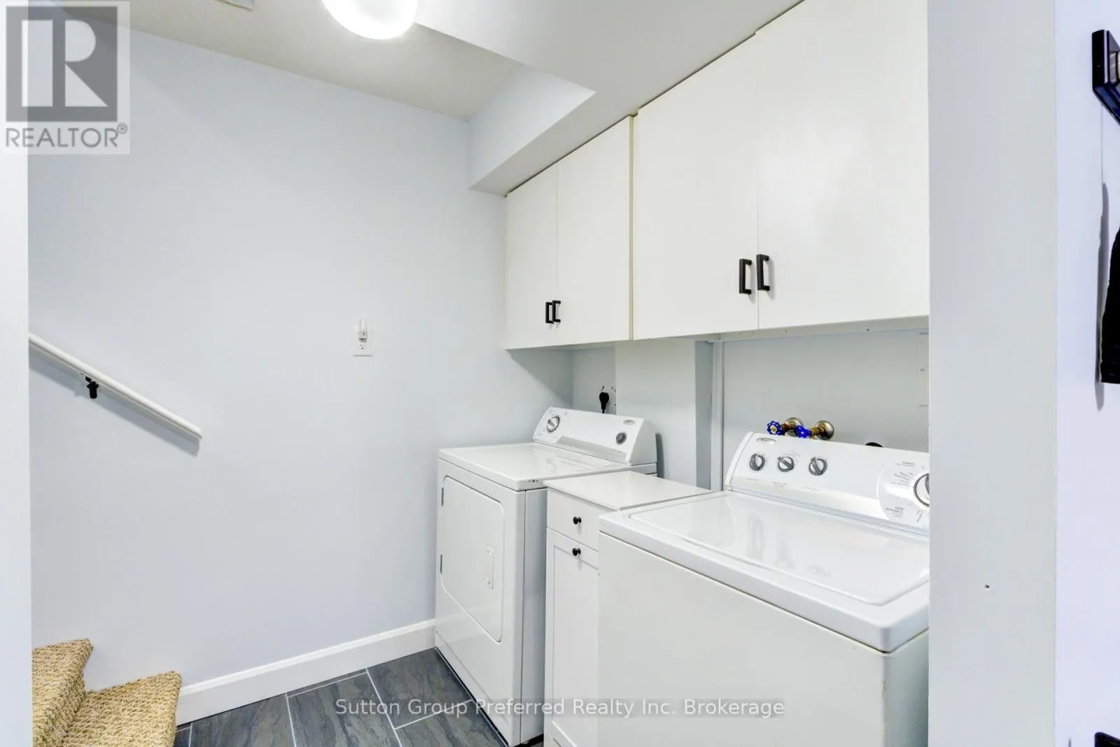 4 - 19 WREN COURT, #4
