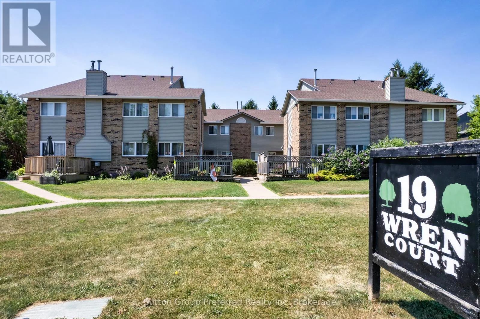 4 - 19 WREN COURT, #4
