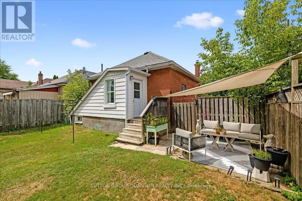48 ABERDEEN AVENUE