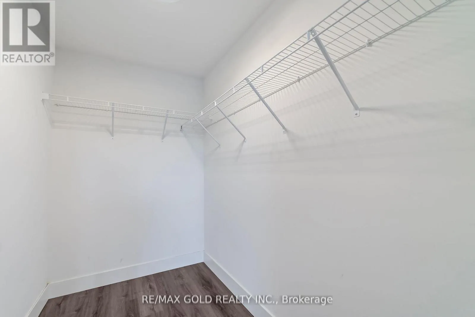 404 - 107 ROGER STREET
