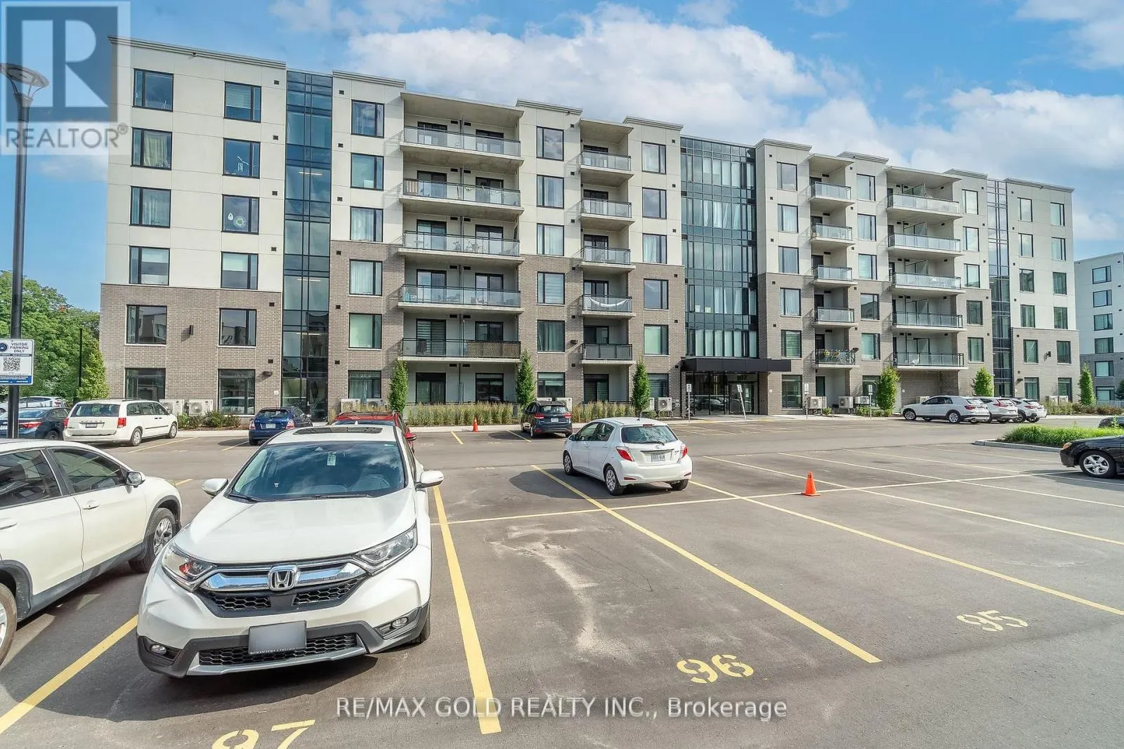 404 - 107 ROGER STREET