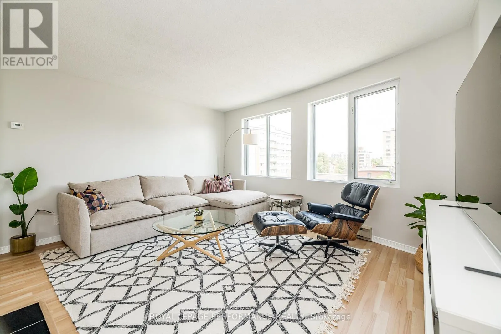 503 - 344 WAVERLEY STREET