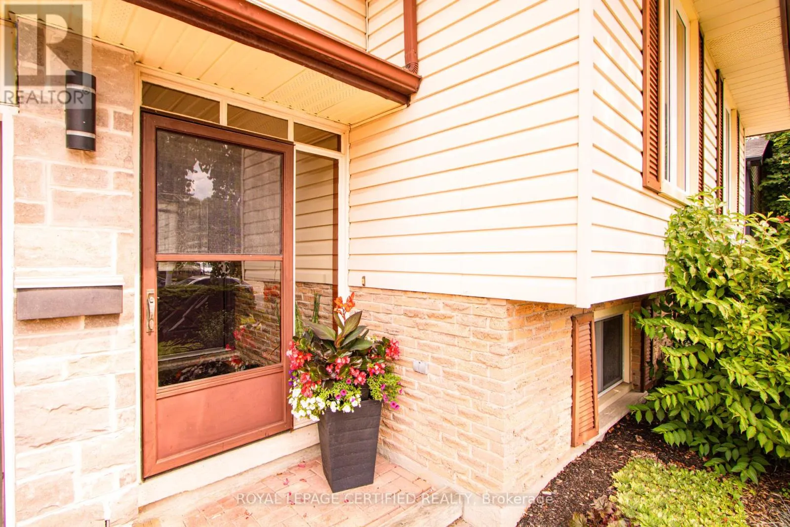 451 LAMPMAN PLACE