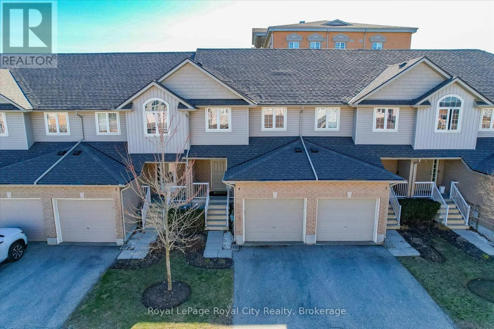 4 - 361 ARKELL ROAD, #4