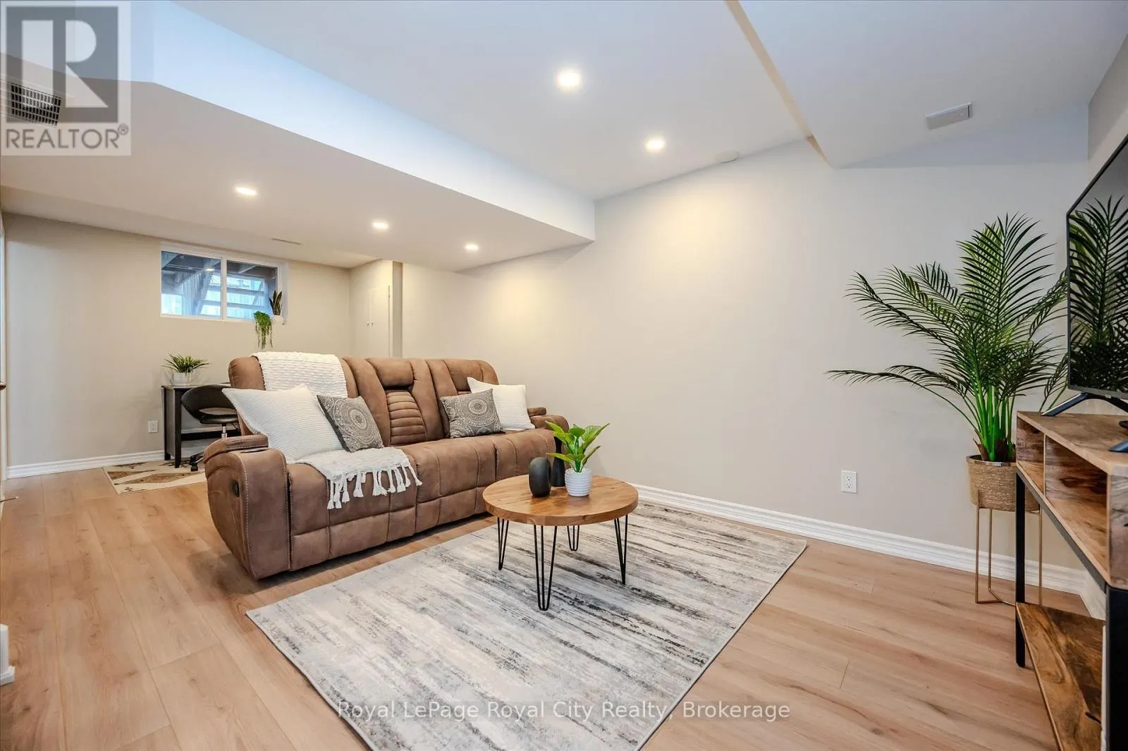 4 - 361 ARKELL ROAD, #4