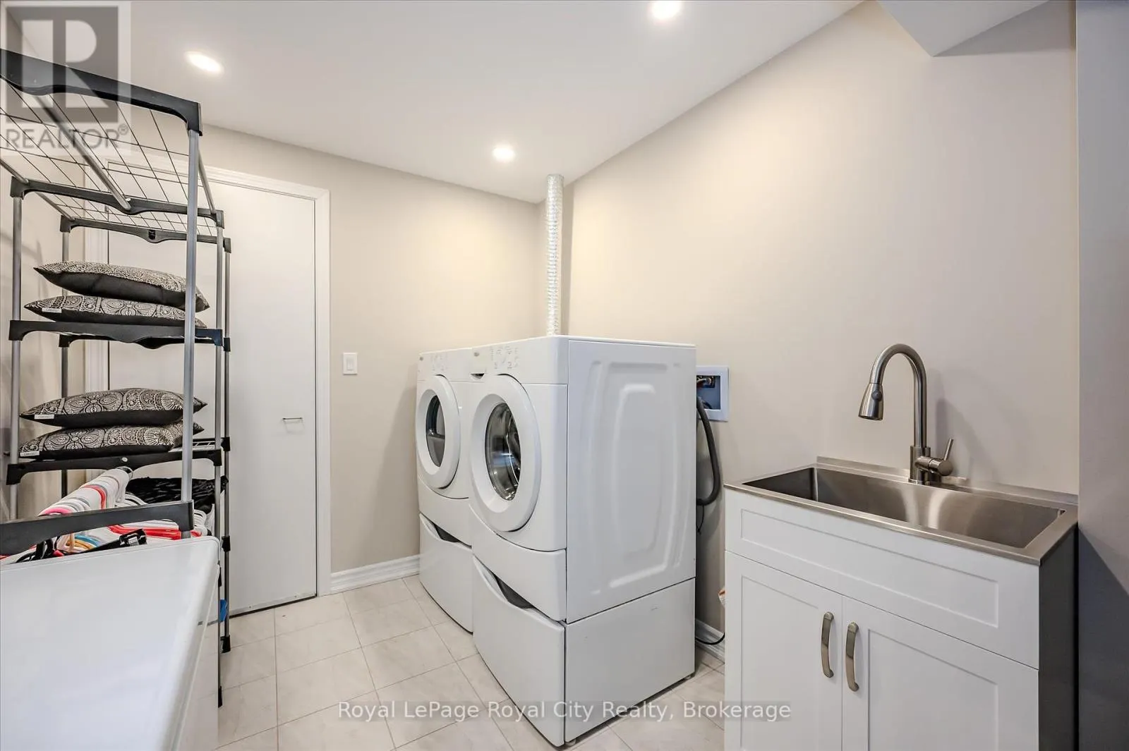 4 - 361 ARKELL ROAD, #4