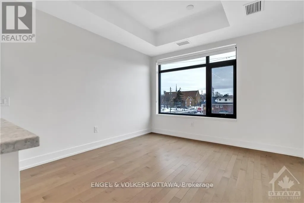 303 - 60 SPRINGHURST AVENUE