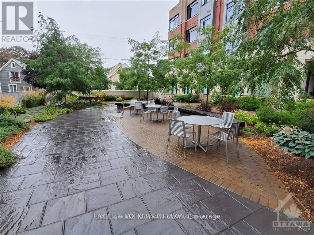 303 - 60 SPRINGHURST AVENUE
