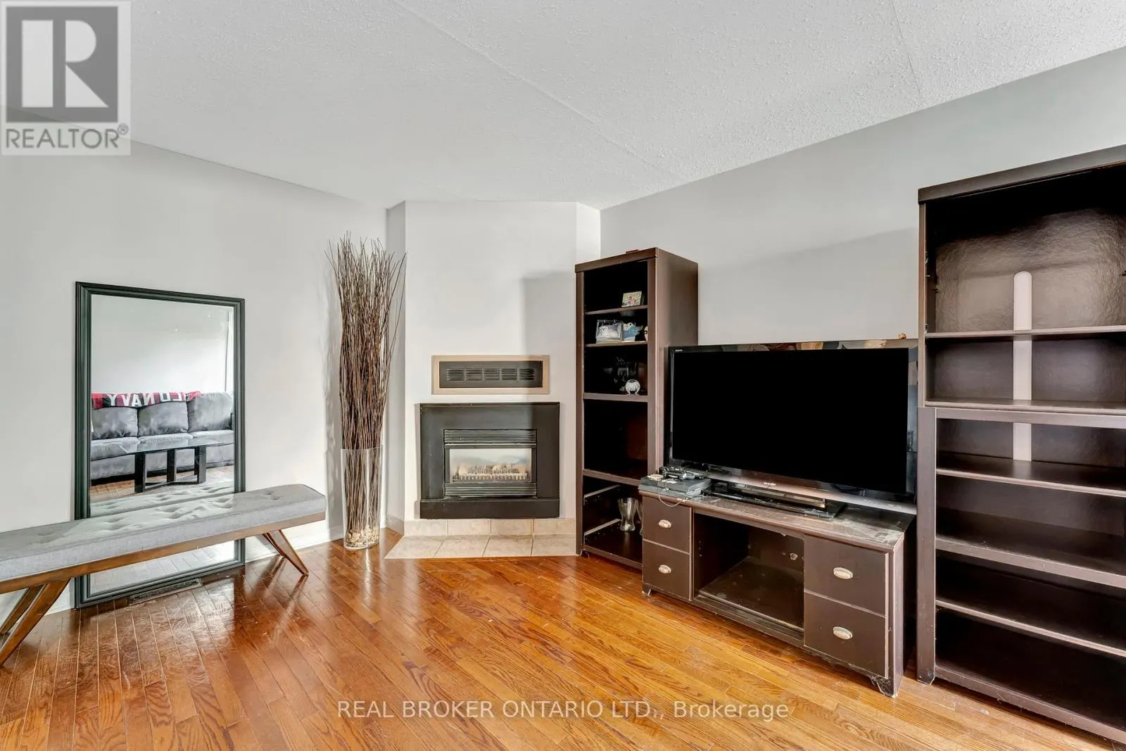 433 DUVERNAY DRIVE