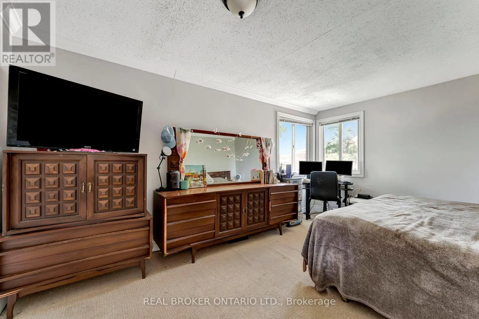 433 DUVERNAY DRIVE
