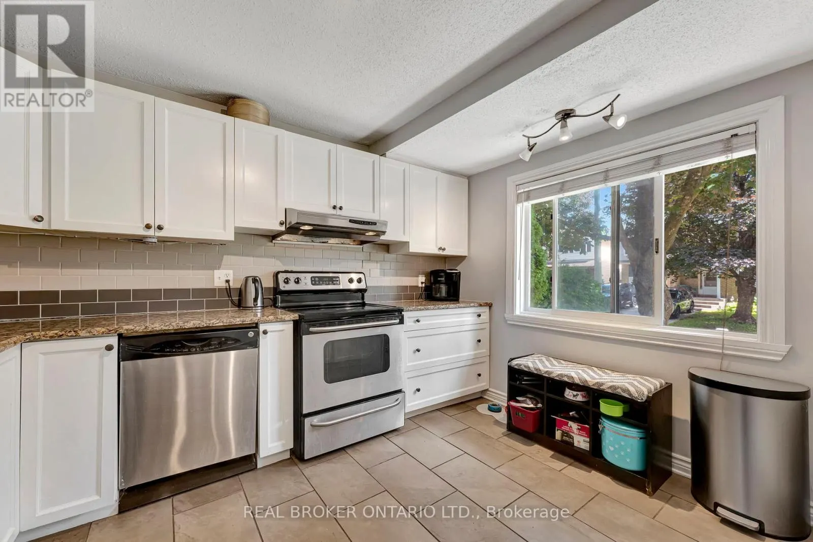 433 DUVERNAY DRIVE