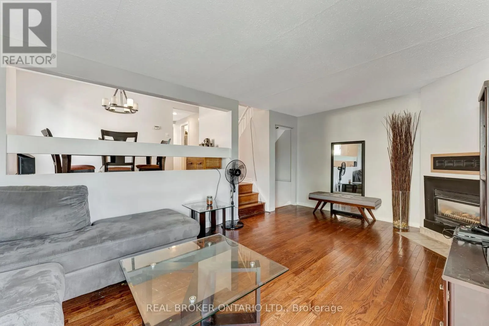 433 DUVERNAY DRIVE