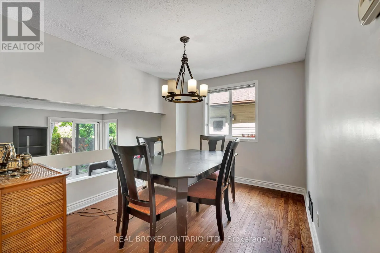 433 DUVERNAY DRIVE