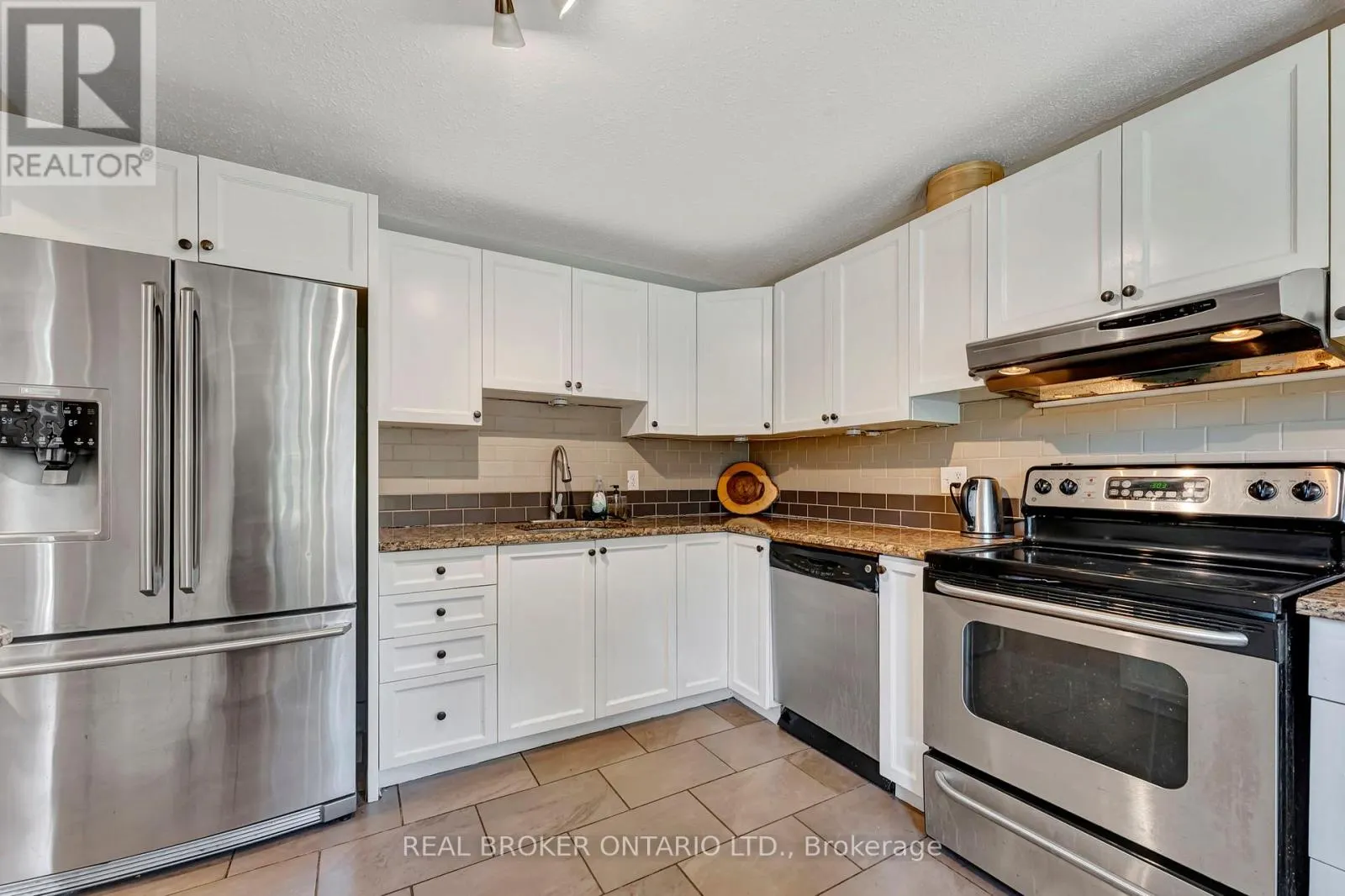 433 DUVERNAY DRIVE