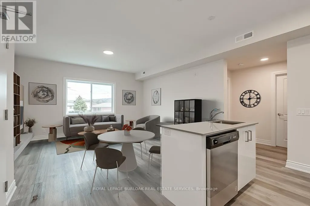 3A - 259 KING STREET E