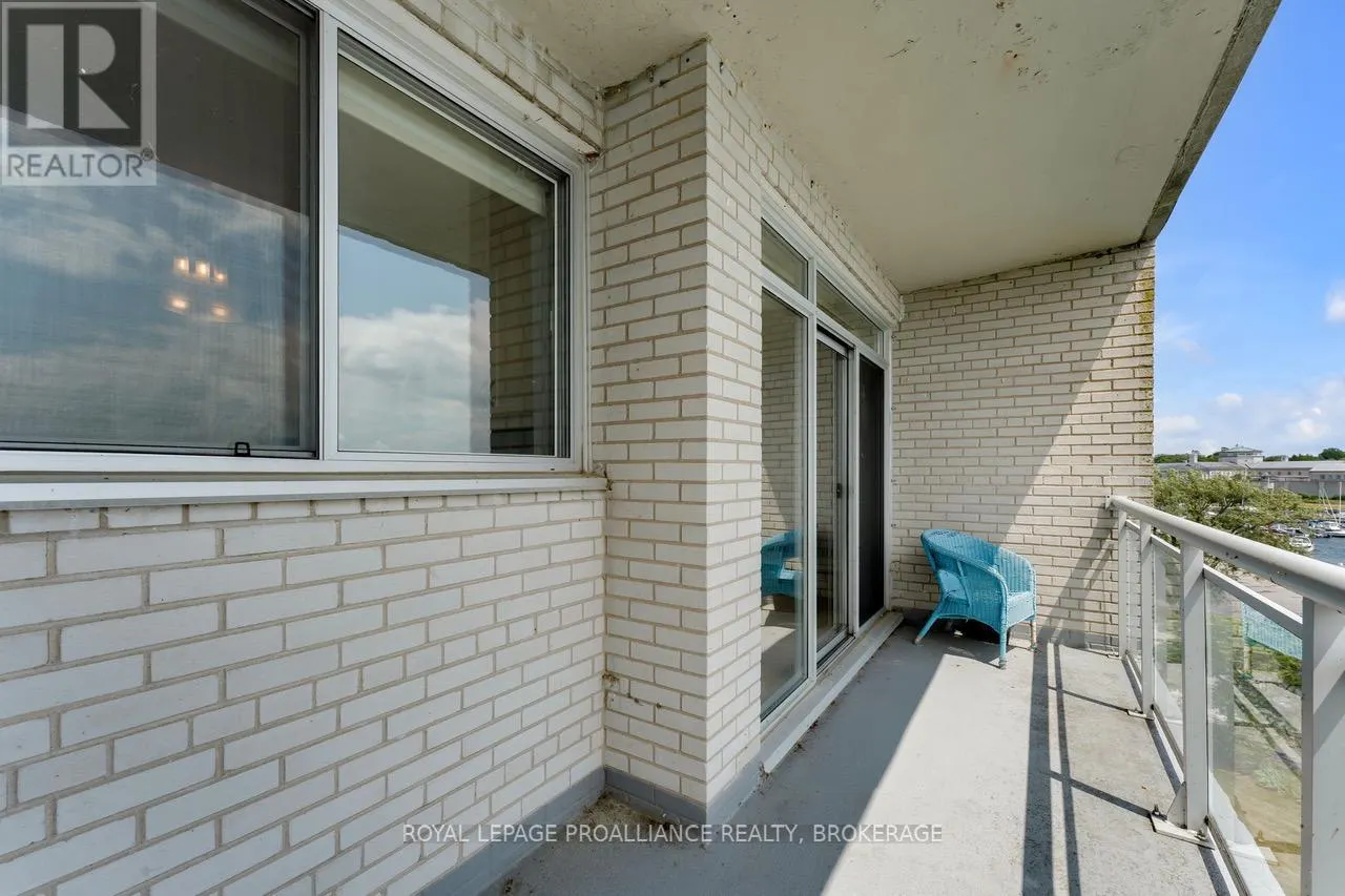 604 - 1 MOWAT AVENUE, #604