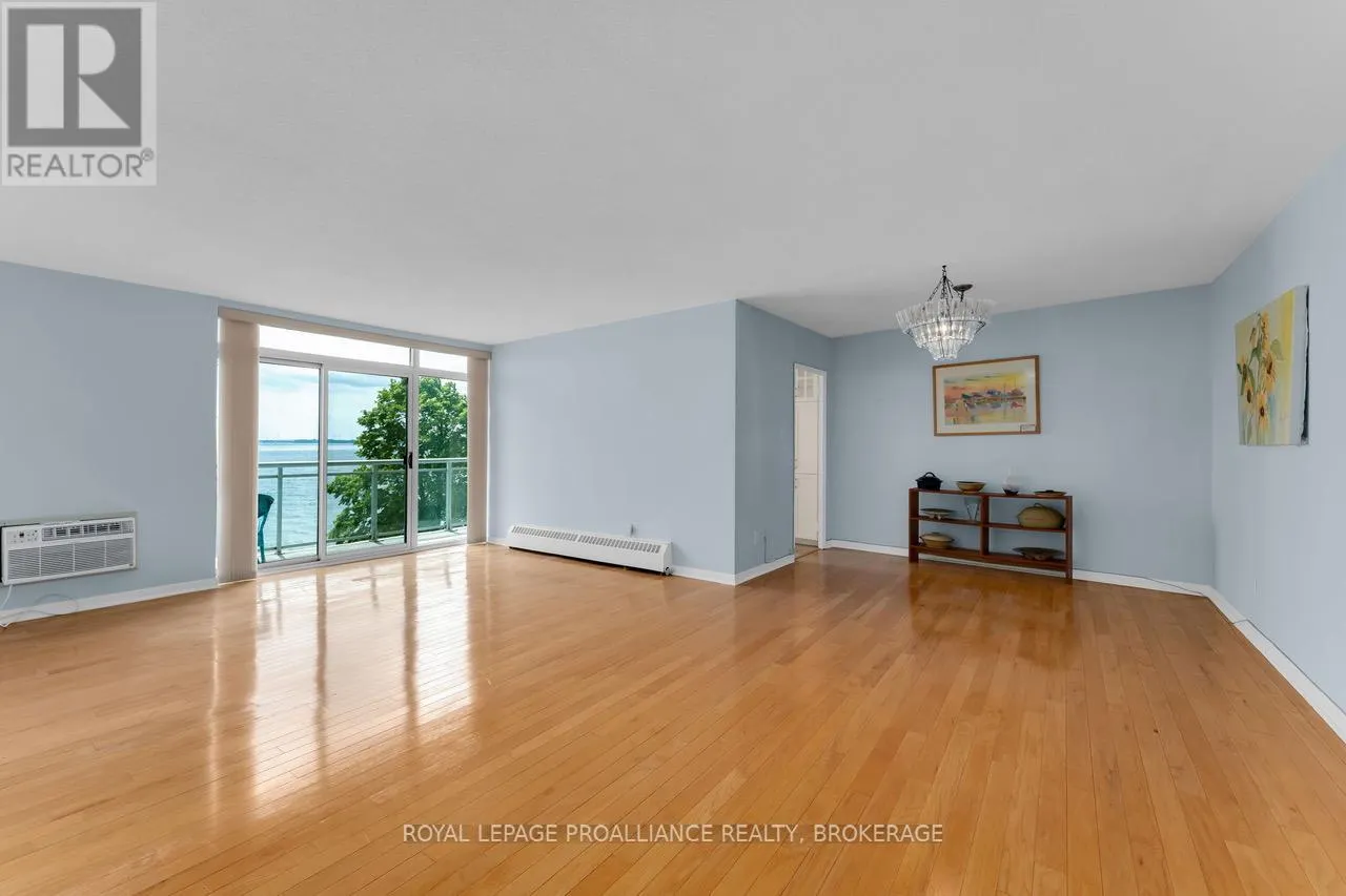 604 - 1 MOWAT AVENUE, #604