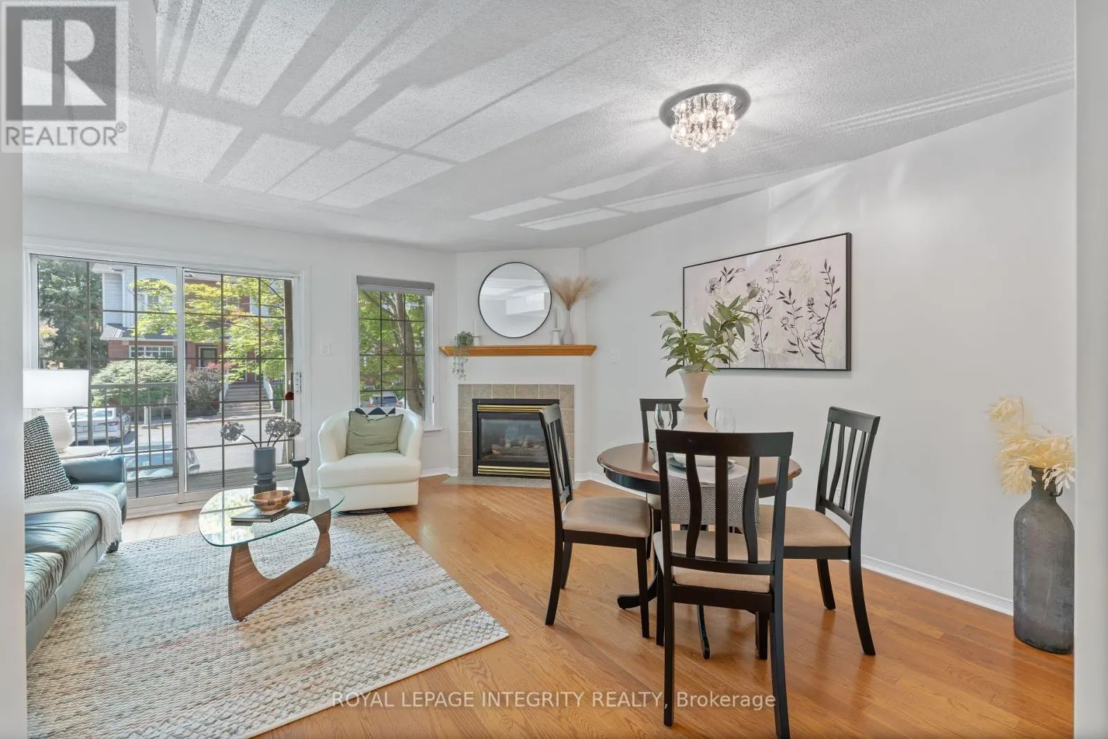 E - 108 CENTREPOINTE DRIVE