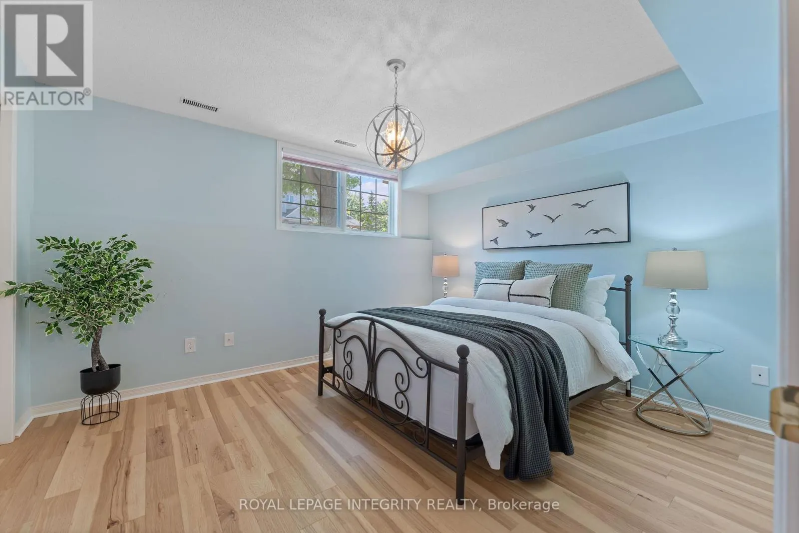 E - 108 CENTREPOINTE DRIVE