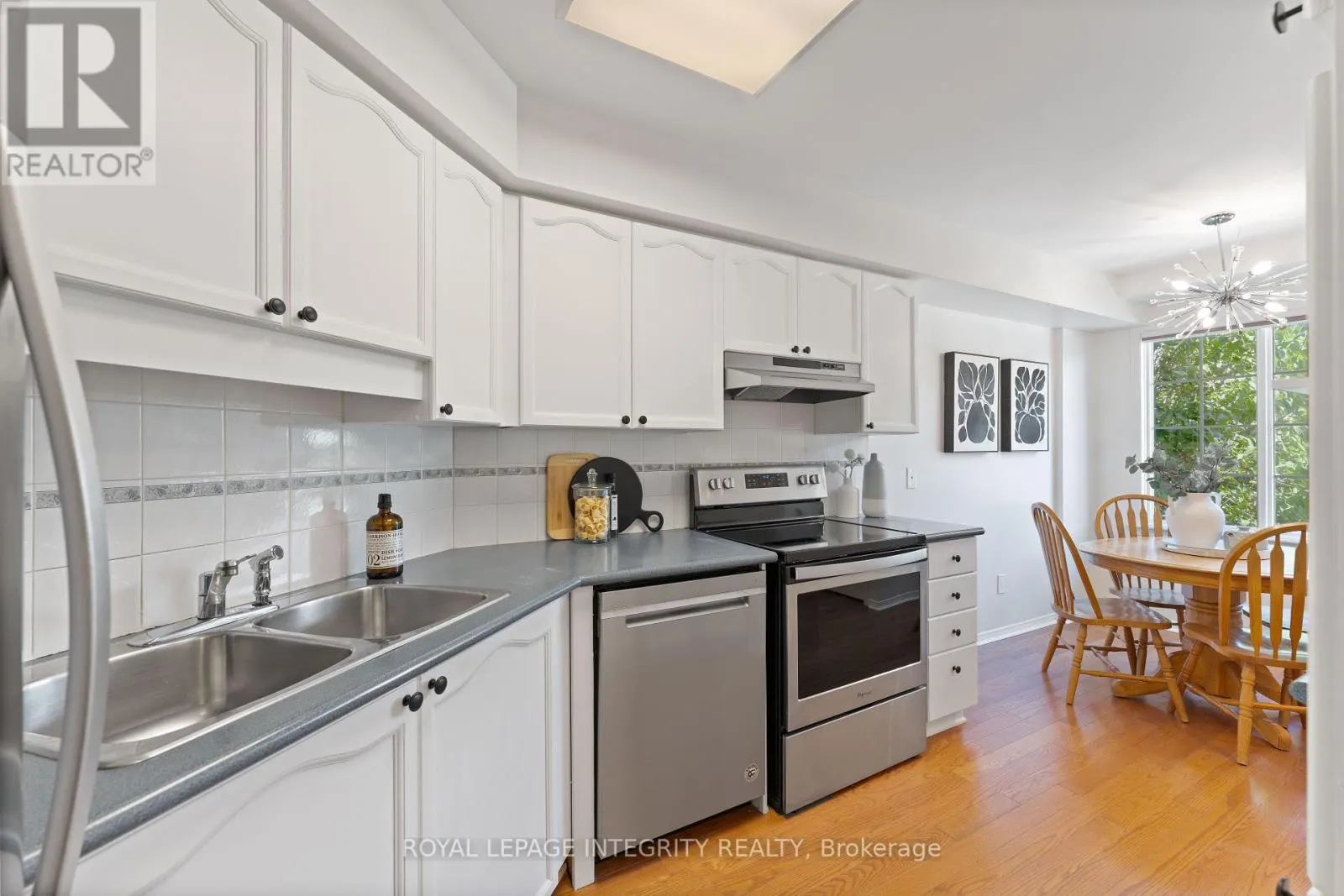 E - 108 CENTREPOINTE DRIVE