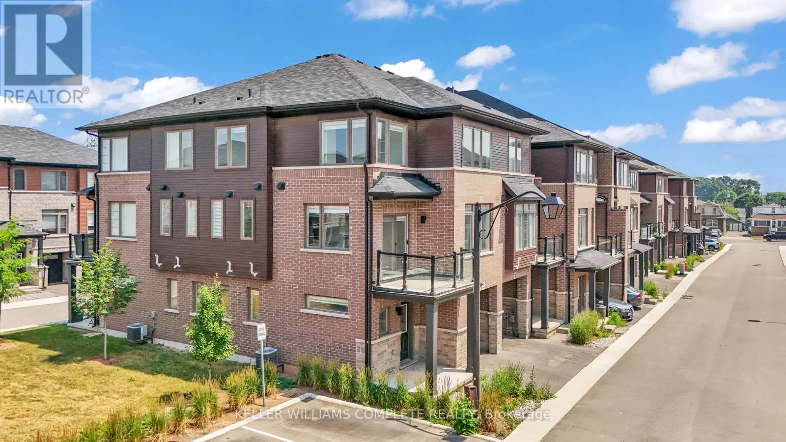 72 - 575 WOODWARD AVENUE