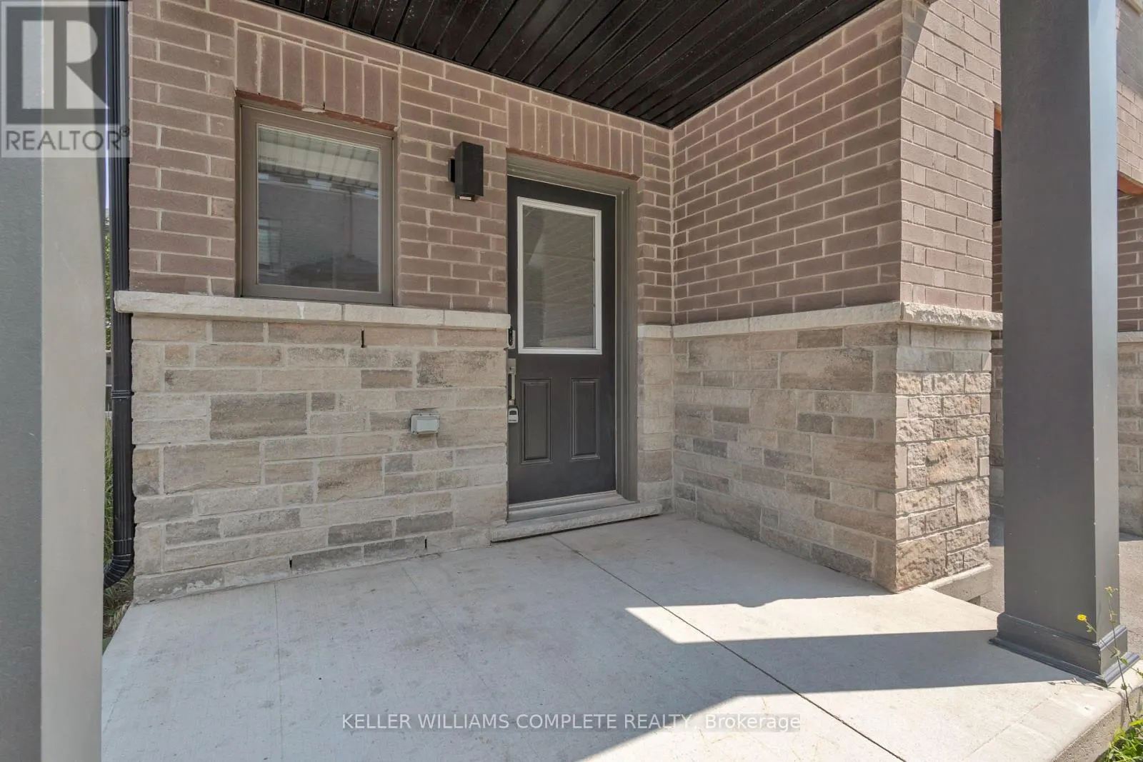 72 - 575 WOODWARD AVENUE