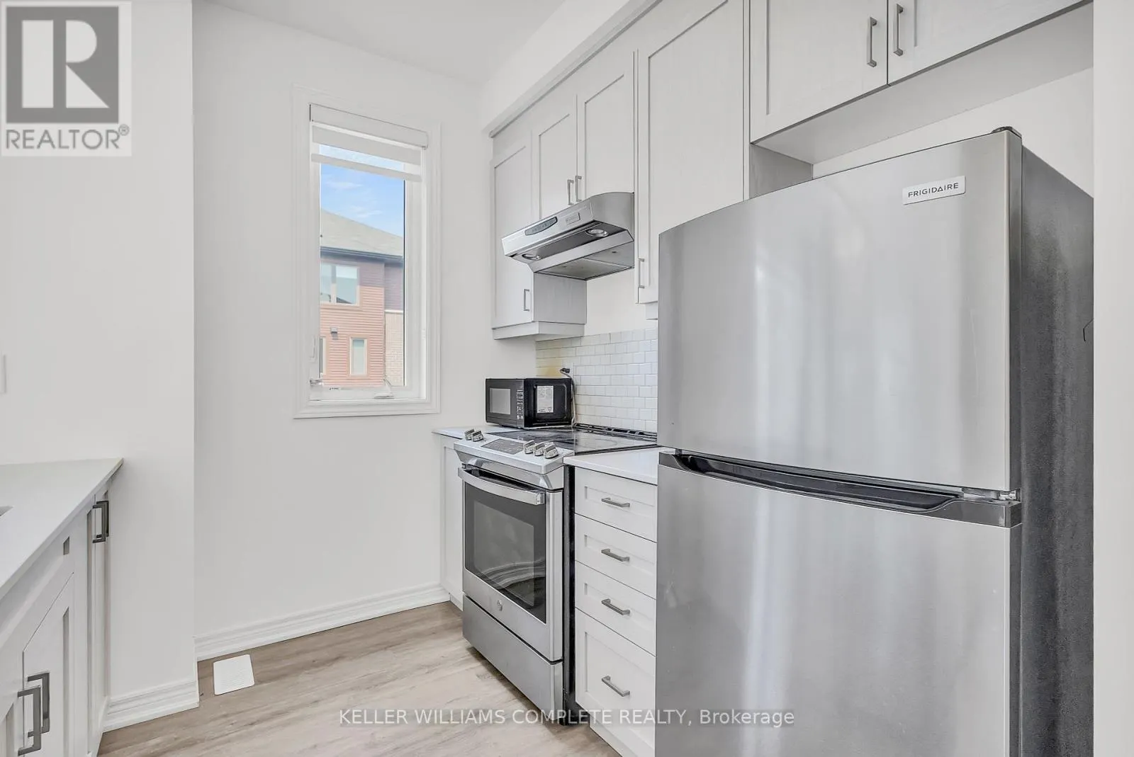 72 - 575 WOODWARD AVENUE