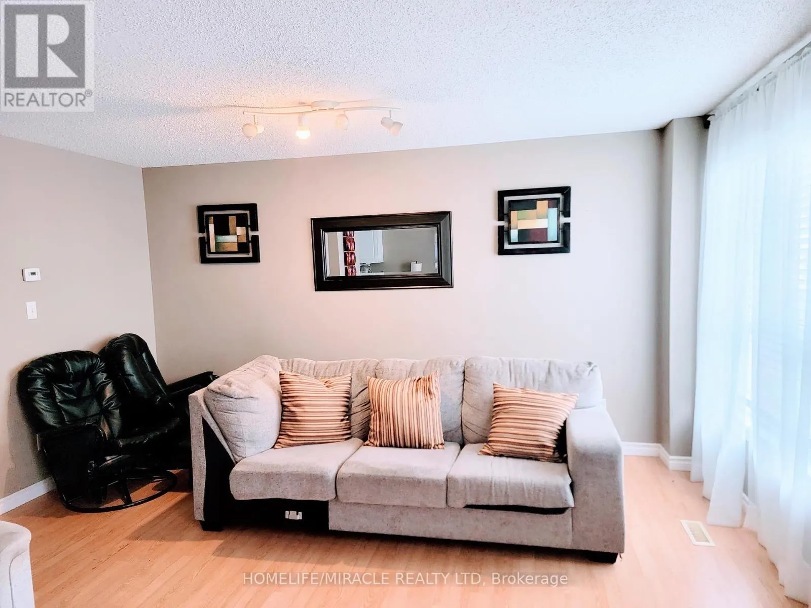 18 - 600 SARNIA ROAD